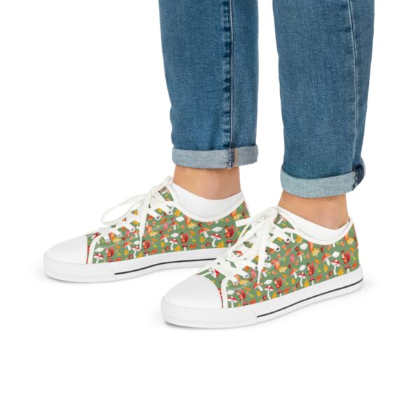 Floral Pattern Men's Low Top Sneakers - Stylish & Fun Casual Footwear - Image 5